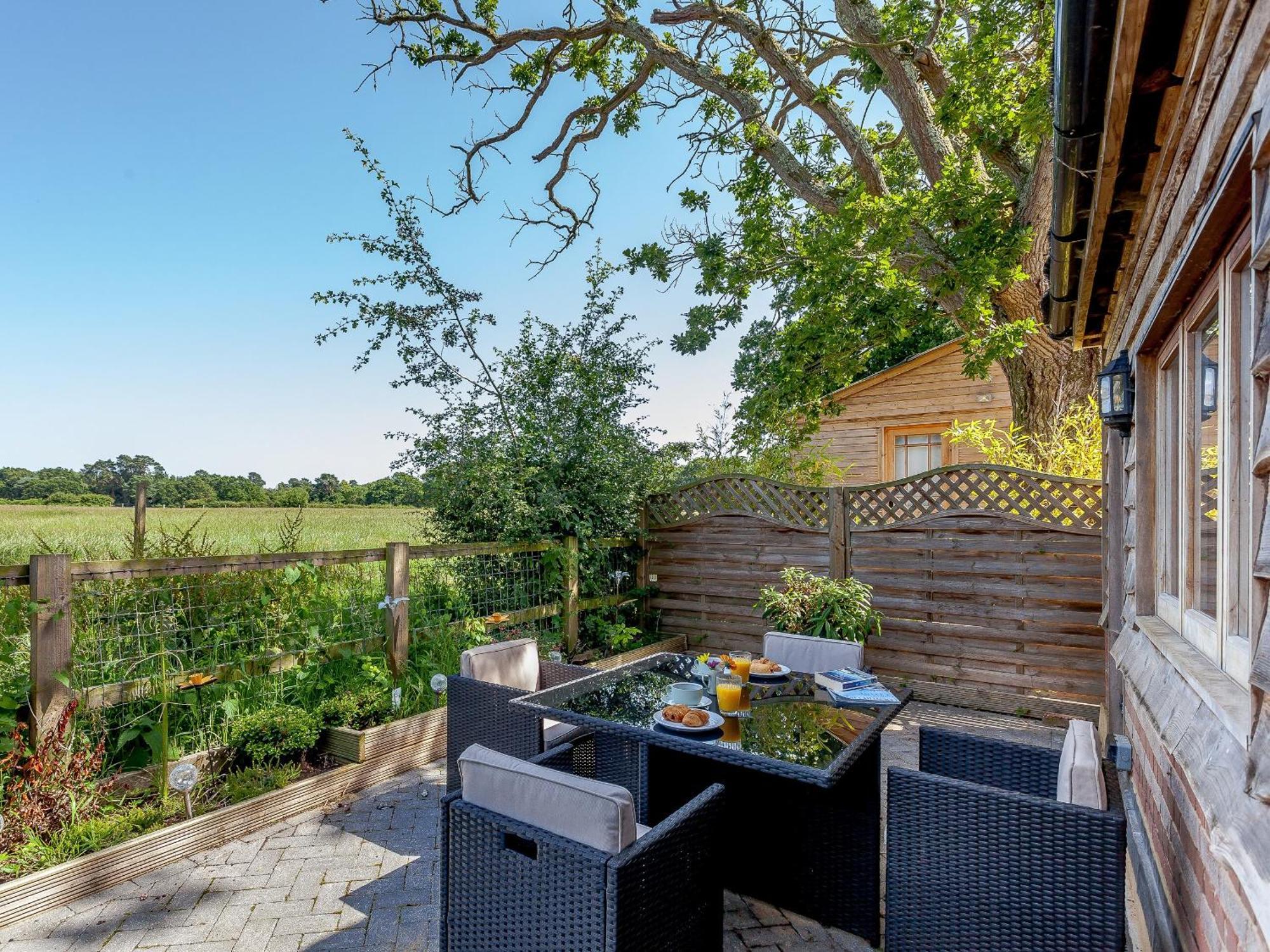 The Barn Villa Coldwaltham Buitenkant foto